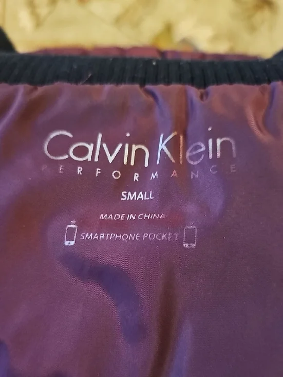 Sleeveless Quilted Vest - Wine - Picture 10 of 16